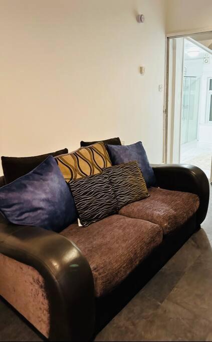 Bespoke 2 Bedroom Apt Derby City Екстериор снимка