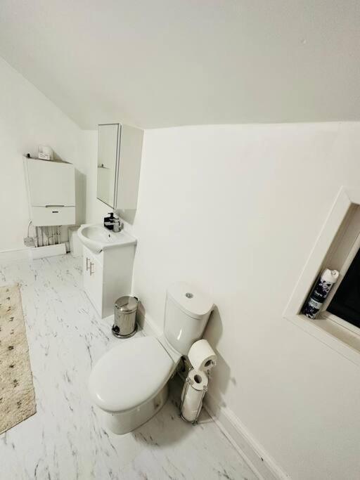 Bespoke 2 Bedroom Apt Derby City Екстериор снимка