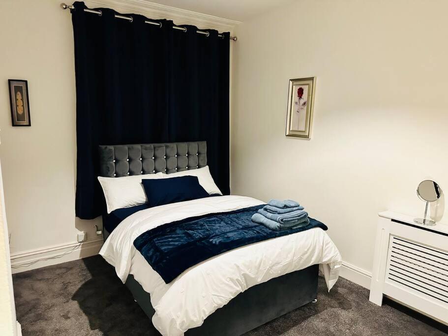 Bespoke 2 Bedroom Apt Derby City Екстериор снимка