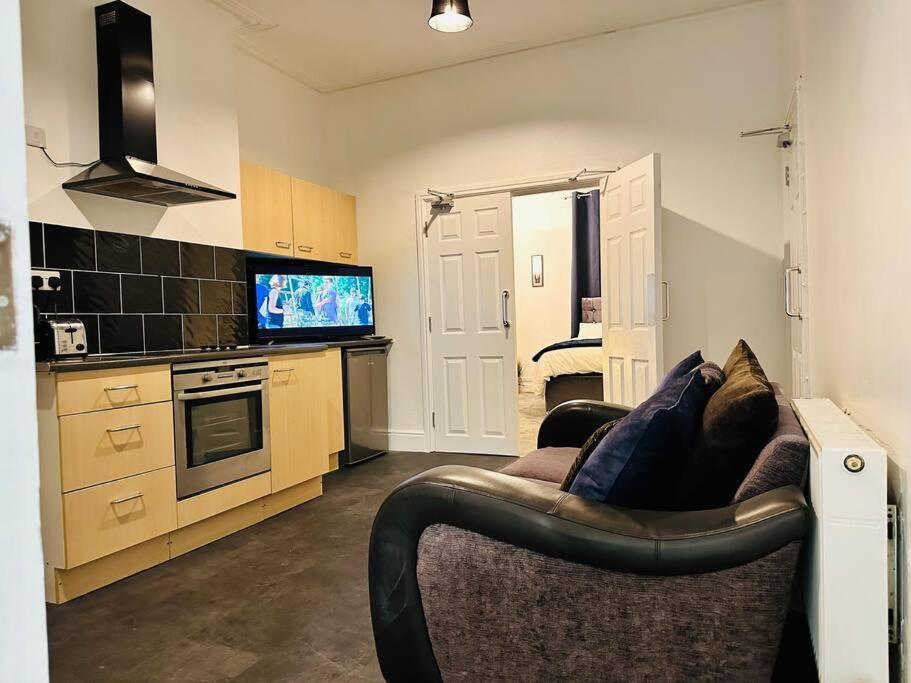 Bespoke 2 Bedroom Apt Derby City Екстериор снимка