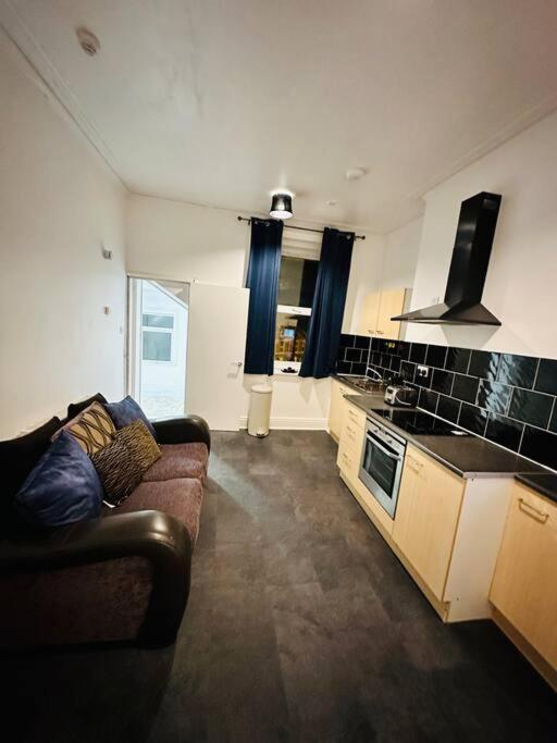 Bespoke 2 Bedroom Apt Derby City Екстериор снимка