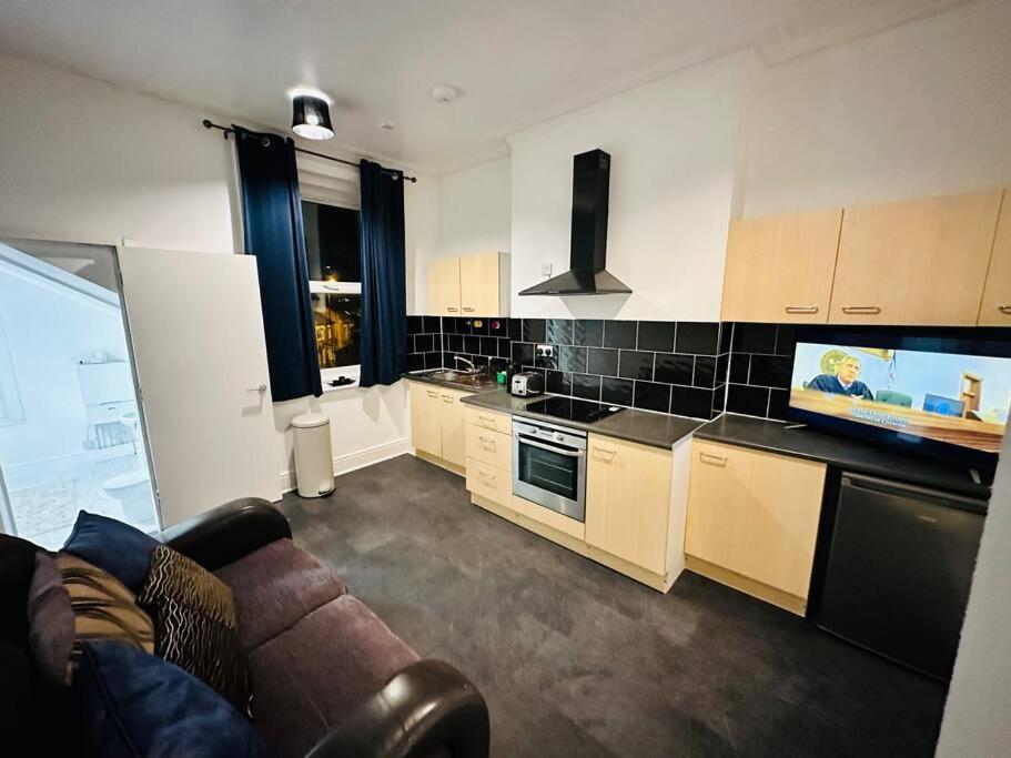 Bespoke 2 Bedroom Apt Derby City Екстериор снимка